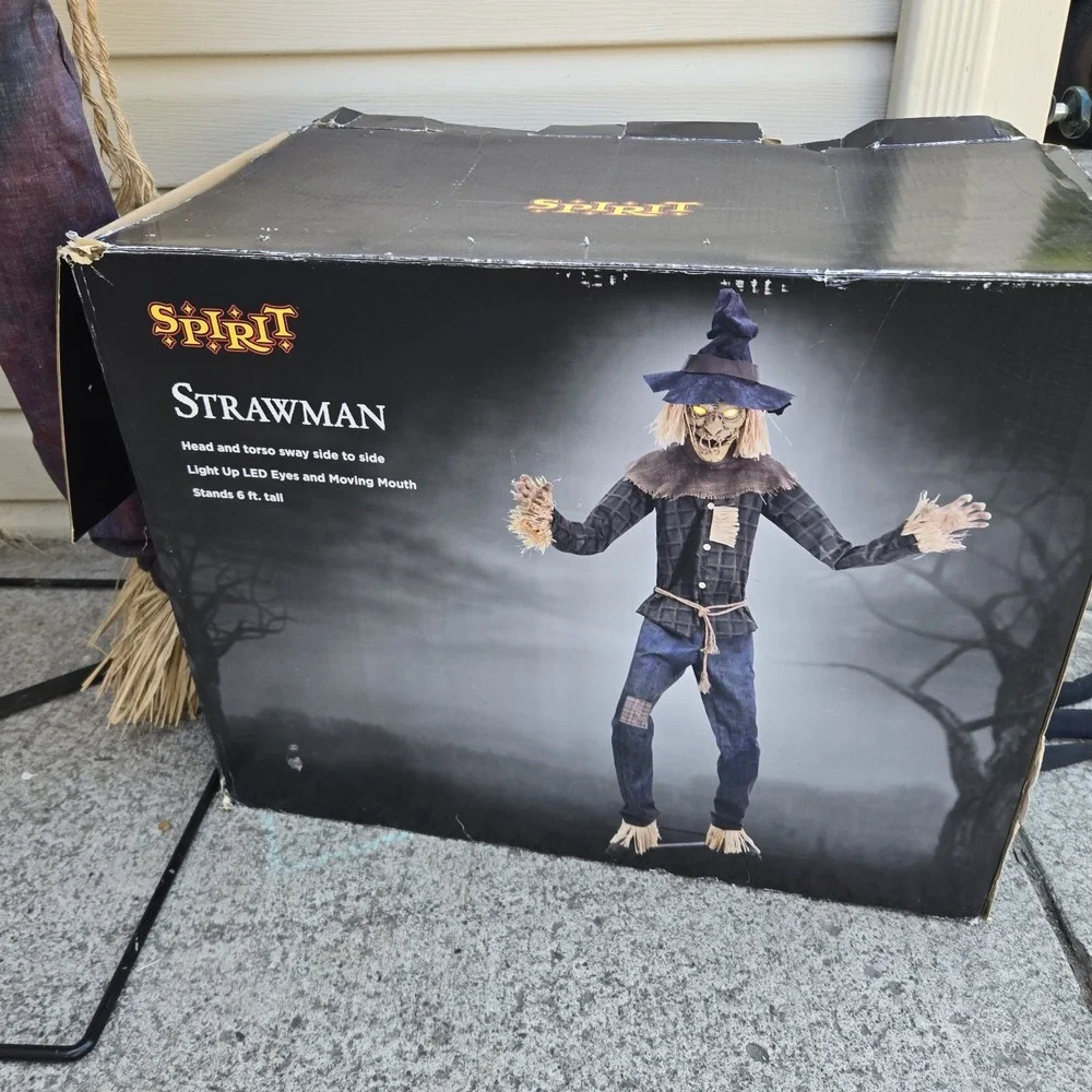 Spirit Halloween Strawman Scarecrow animated Talking prop W Box 6.6ft Eyes Light